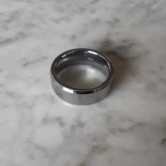 Tungsten Ring - Picture 4 of 8